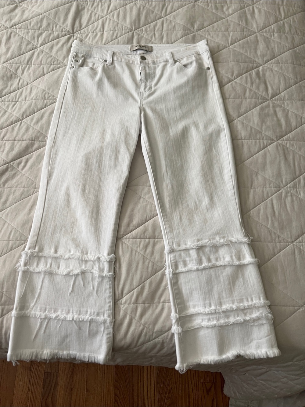 Liverpool Hannah Layered Crop White Jeans 12/31 raw hem